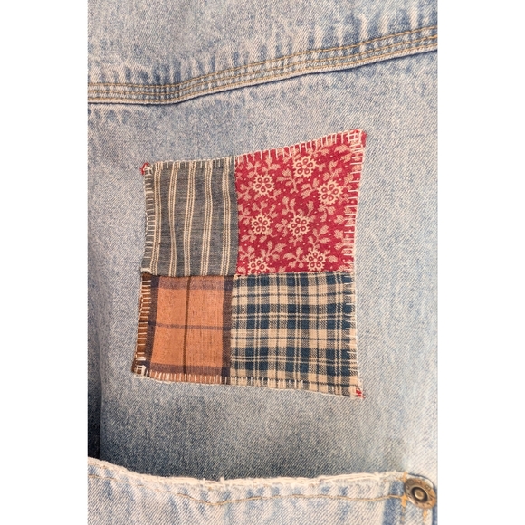 Reworked 90s LizWear Denim Jacket with Antique Floral Quilt Patch Applique - Picture 6 of 15